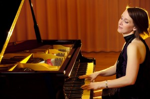Beautiful Solo Piano Album: Red Leaf, Grey Sk…